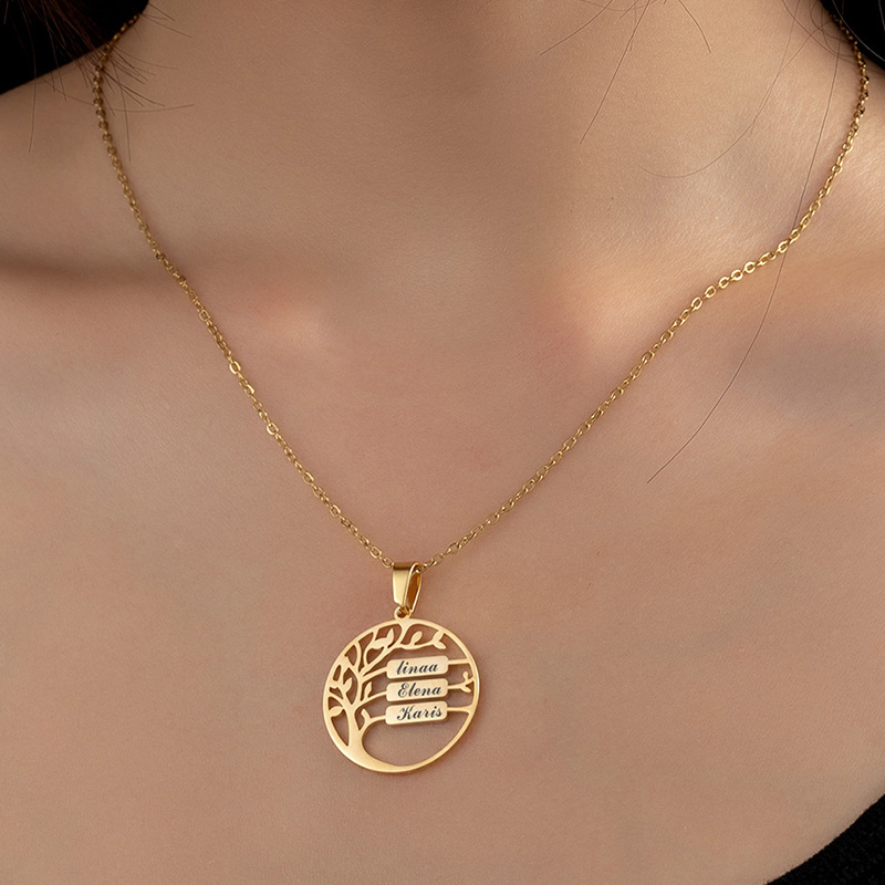 Tree of Life Necklace – Personalized Family Name Gift for Mom
