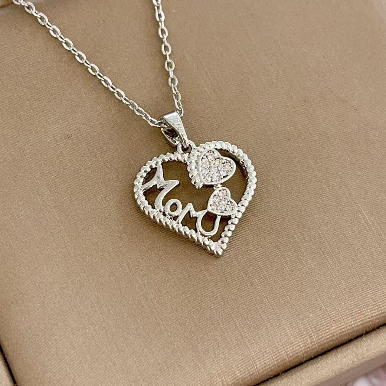 Elegant Heart MOM Necklace – Mother’s Day Gift in Gold & Silver