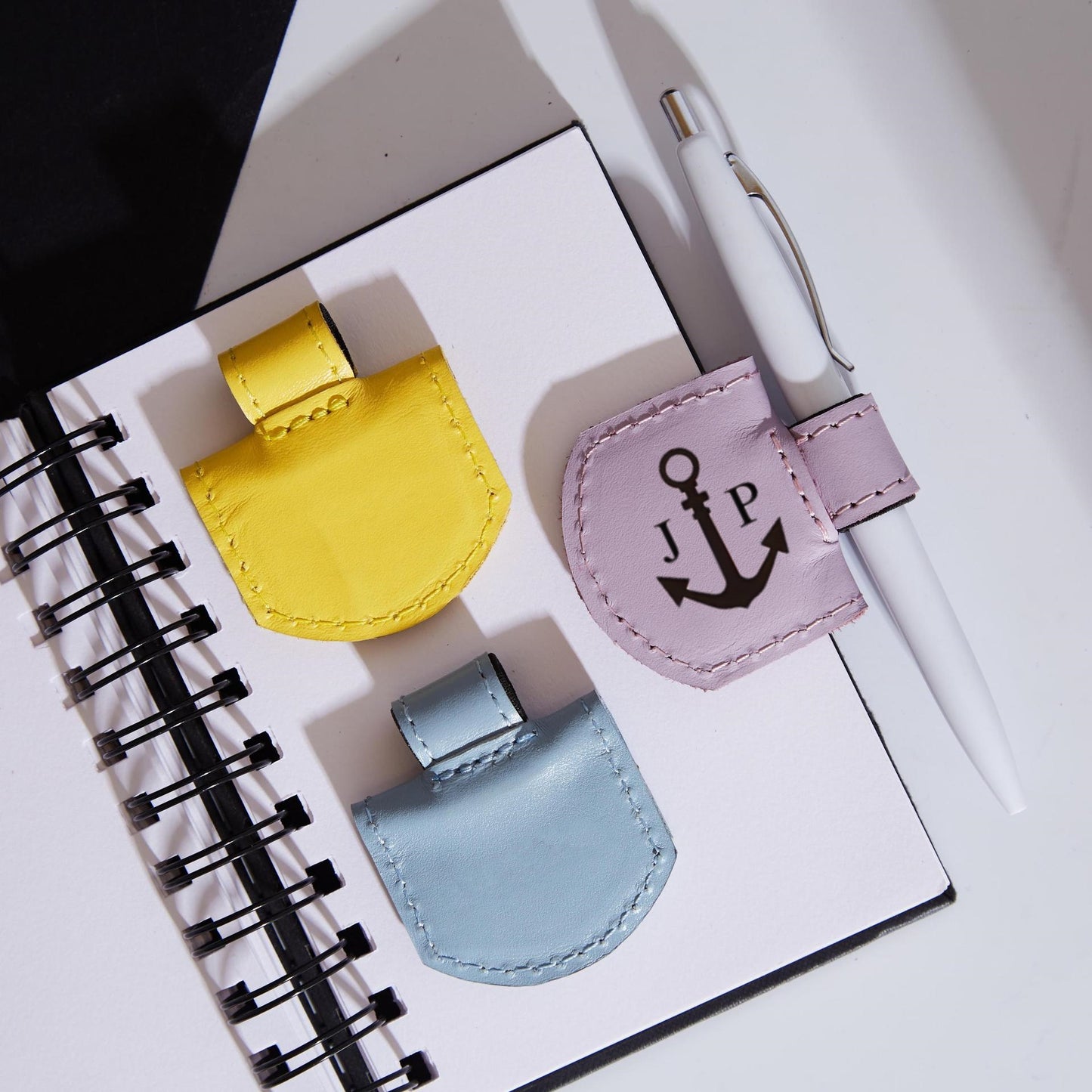 Custom Leather Magnetic Bookmark with Pen Holder – Personalized Gift
