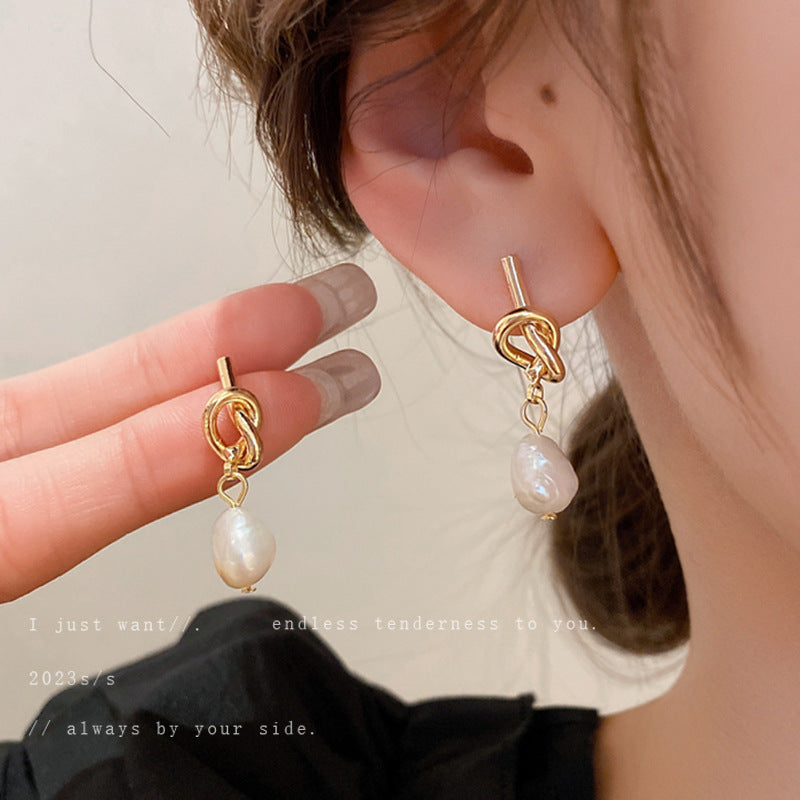 Tie the Knot Bridesmaid Earrings – Pearl Proposal Gift