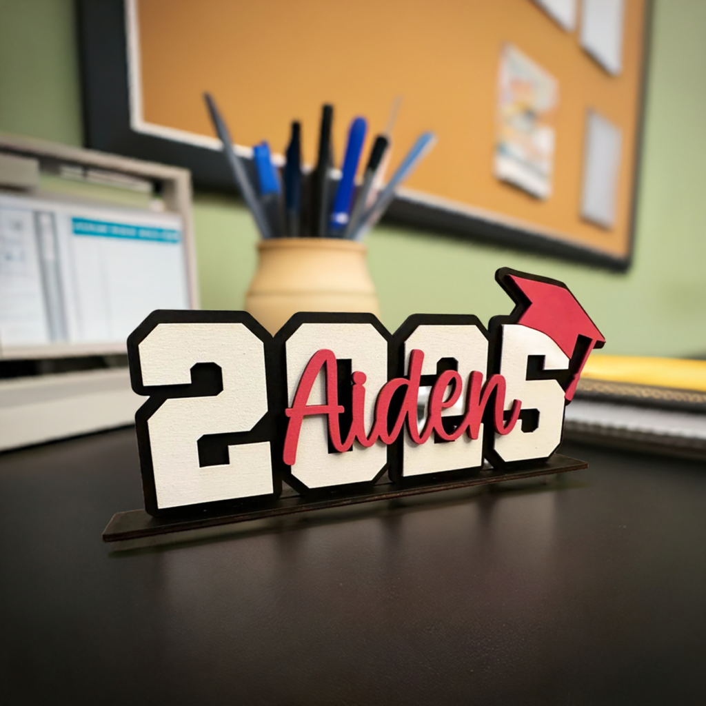 Personalized 2025 Wooden Graduation Sign – Custom Party Decor 🎓