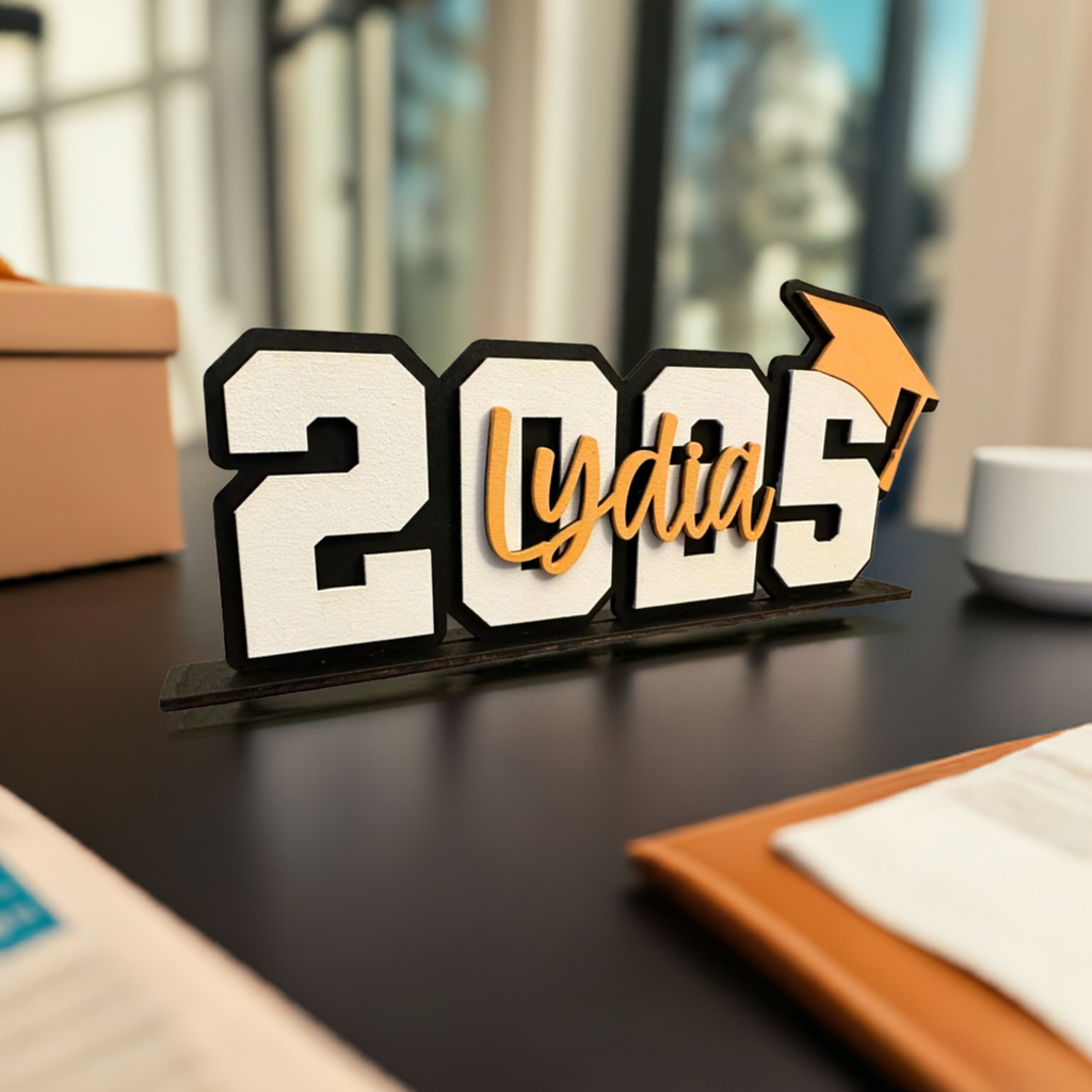 Personalized 2025 Wooden Graduation Sign – Custom Party Decor 🎓