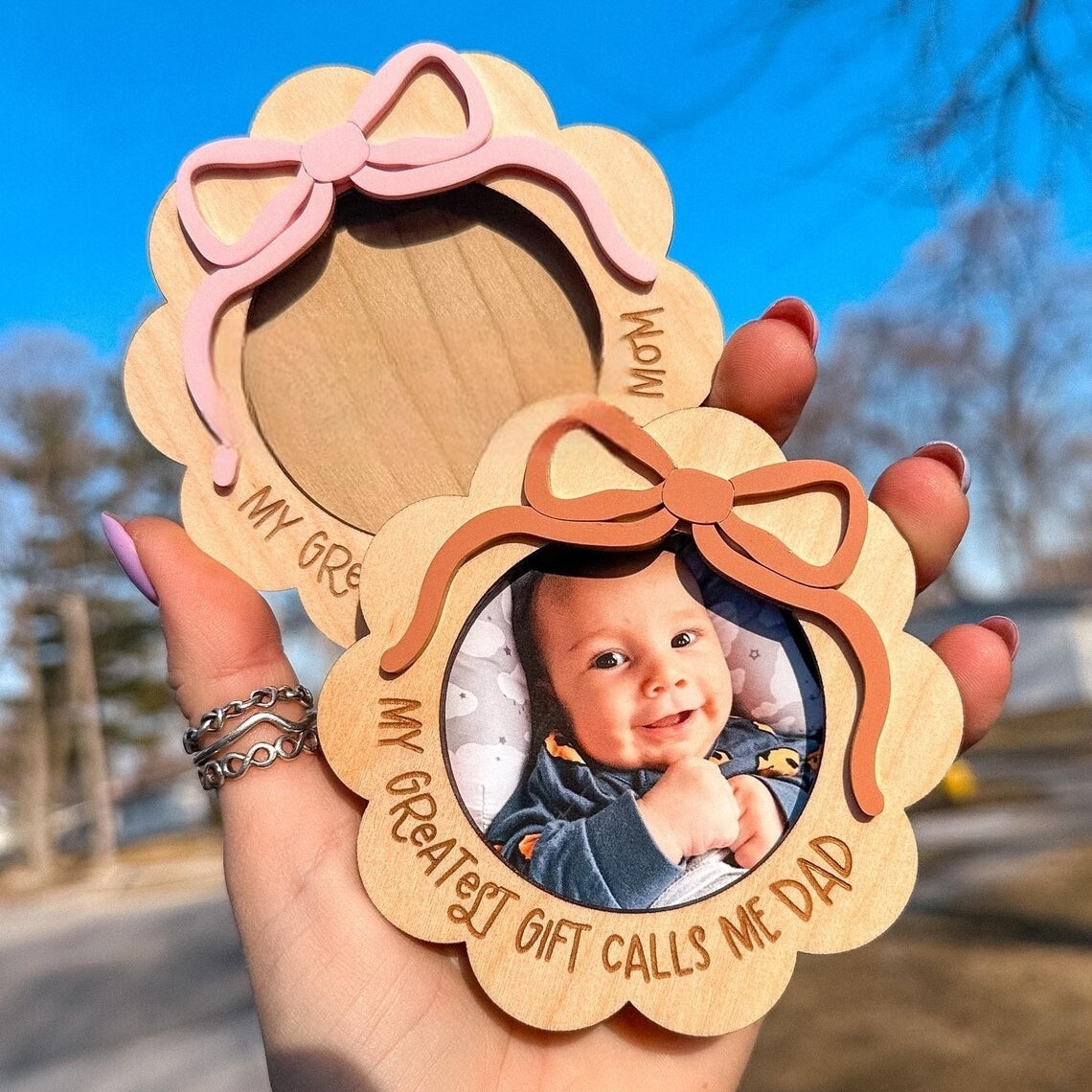 Personalized Mother’s Day Scallop Fridge Magnet Photo Frame – Custom Name Gift