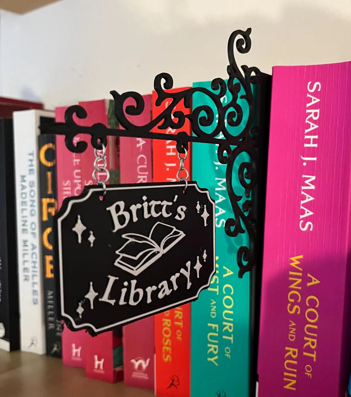 Custom Library Name Sign | 3D Printed Bookshelf Divider