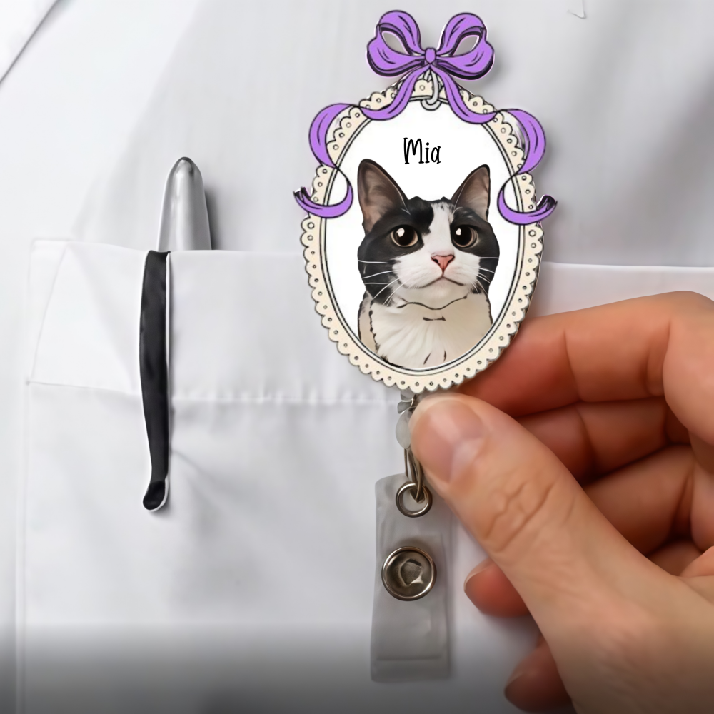 Custom Pet Portrait Badge Reel – Dog & Cat ID Holder for Pet Lovers