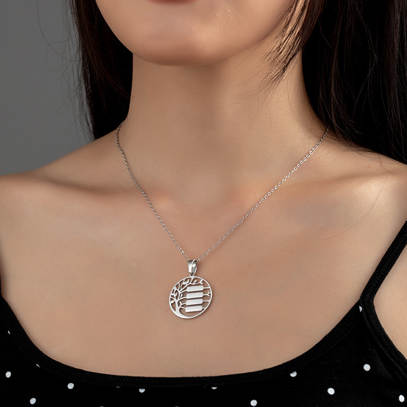 Tree of Life Necklace – Personalized Family Name Gift for Mom