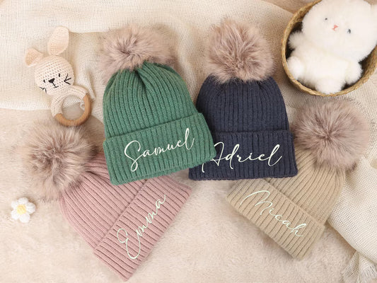 Bonnets au crochet brodés personnalisés pour enfants – Bonnets d'hiver à pompon personnalisés