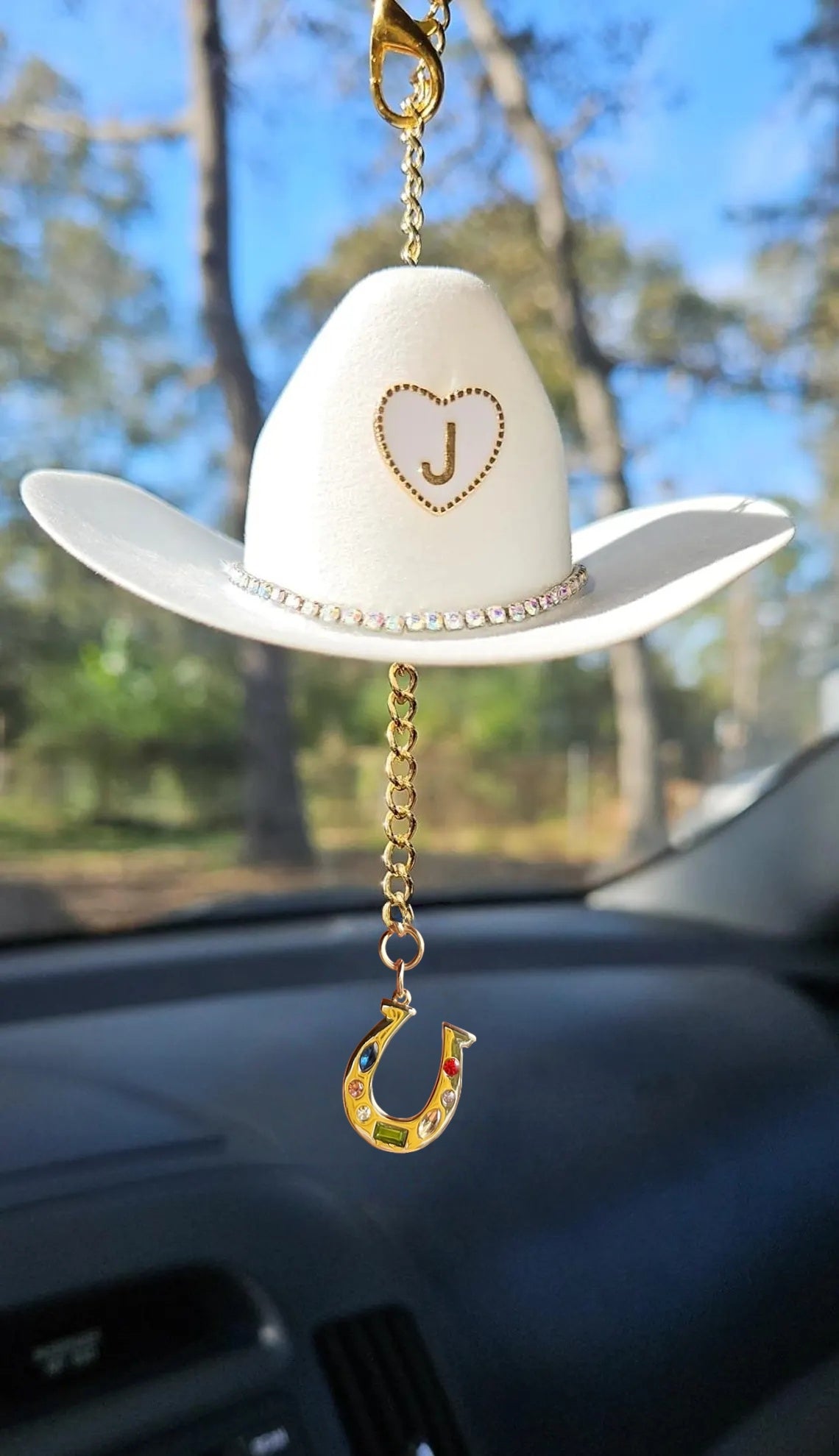 Mini breloque de voiture en forme de chapeau de cowboy avec initiale personnalisée