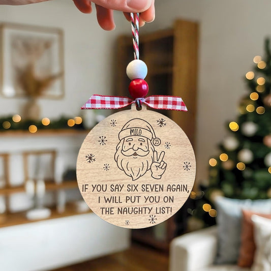 Ornement en bois humoristique personnalisé « Père Noël Six Seven » – Décoration de Noël personnalisée