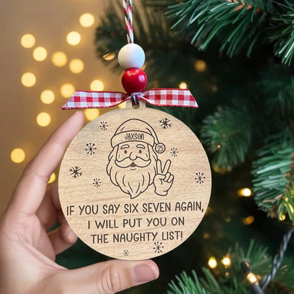 Individuell gestalteter, lustiger „Six Seven Santa“-Holzschmuck – Personalisierte Weihnachtsdekoration