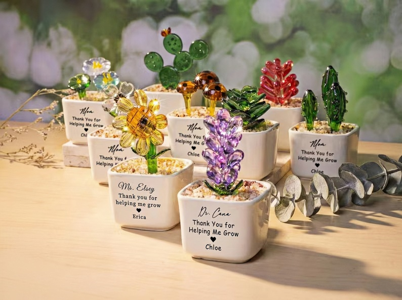 Personalisierter Sonnenblumen-Topf aus Buntglas als Geschenk