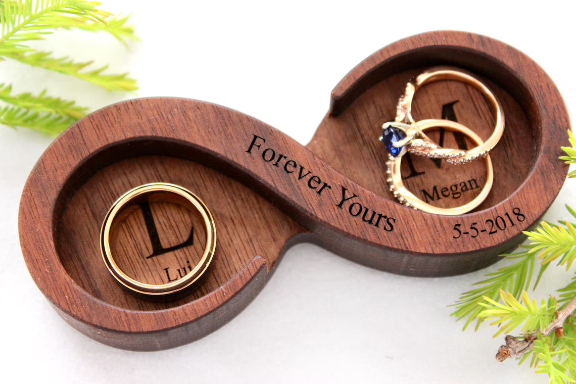 Personalized Infinity Ring Dish – Custom Wooden Ring Holder for Couples