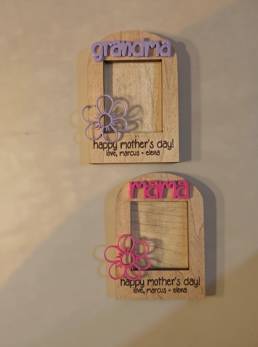 Personalisierter Fotorahmen-Magnet – Graviertes Blumengeschenk für Mama