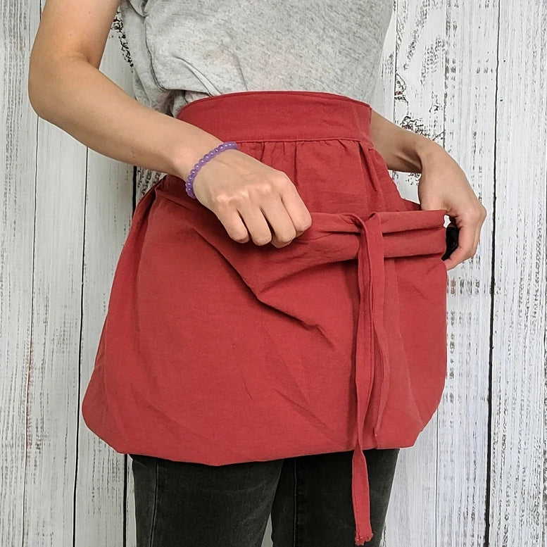 Personalized Gardening Apron with Birth Flower | Embroidered Cotton Linen Garden Apron