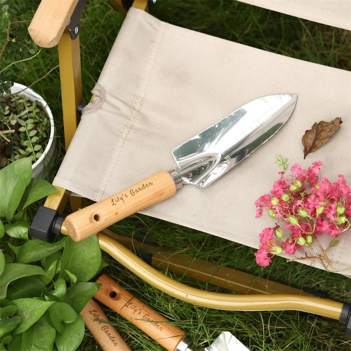 Personalized Gardening Bag & Tools – Gift for Mom & Grandma