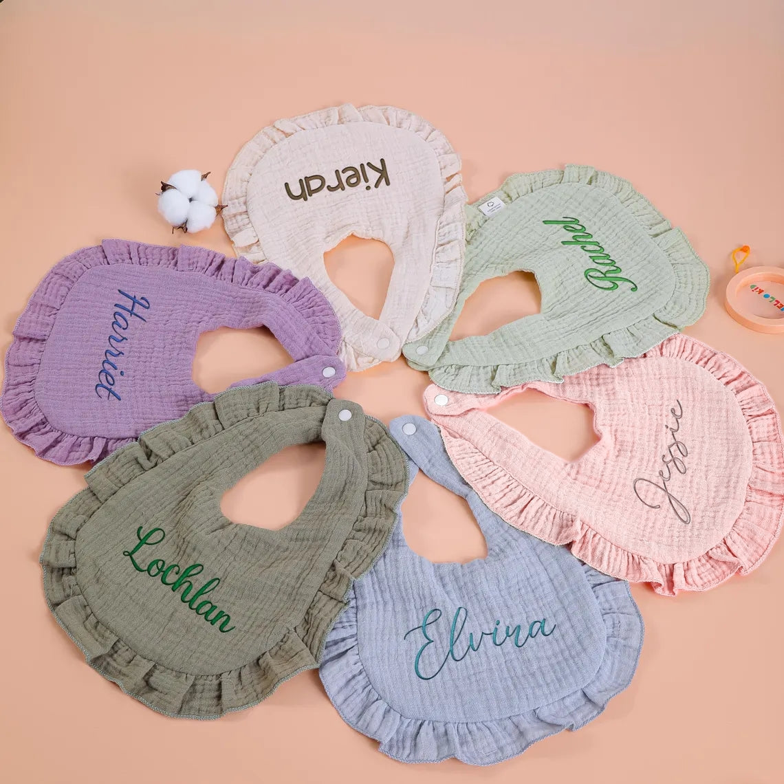 Personalisierte Baby-Lätzchen – Individuell besticktes Baumwoll-Babygeschenk