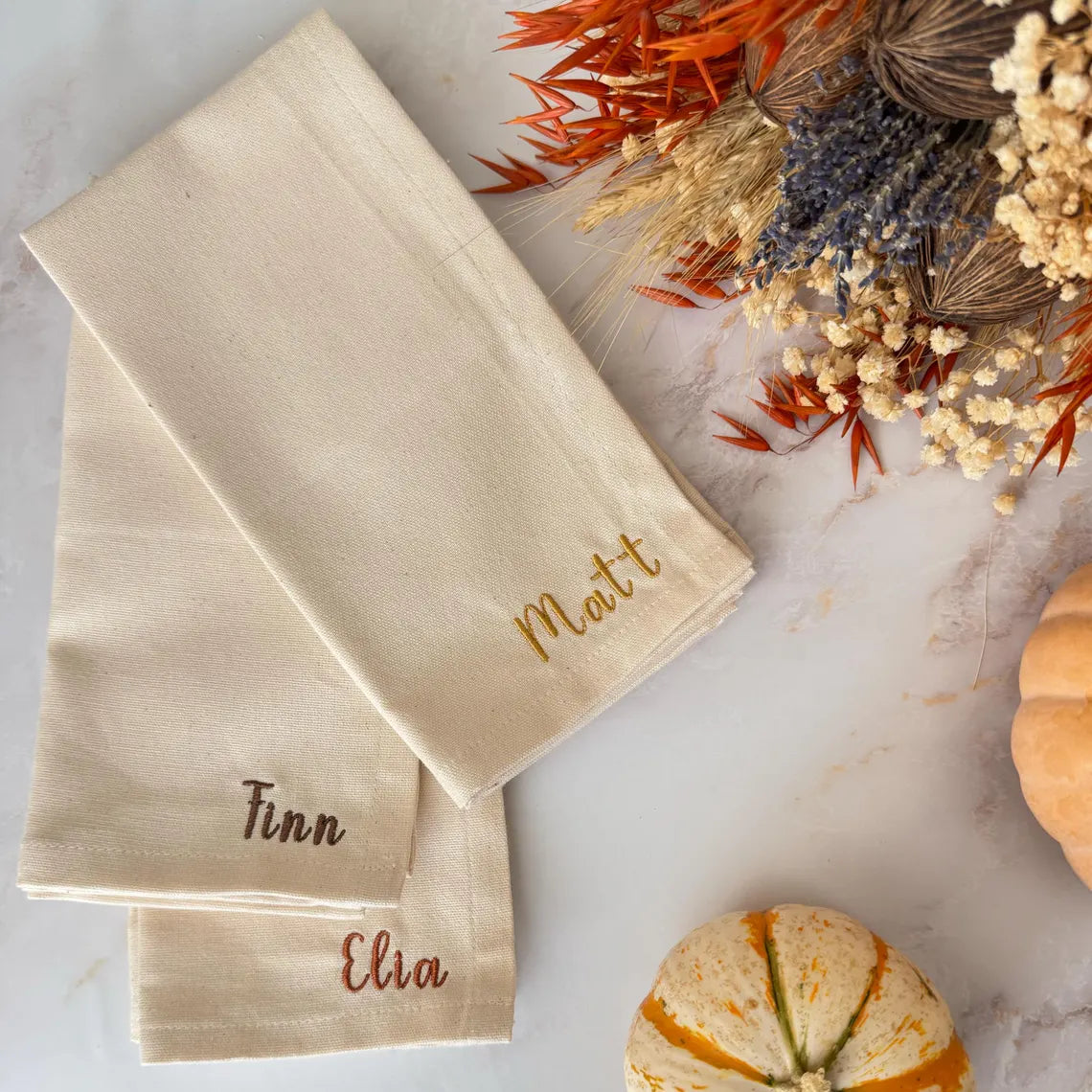Personalisierte Festtagsserviette | Individuell bestickte Stoffserviette mit Namen für Weihnachten