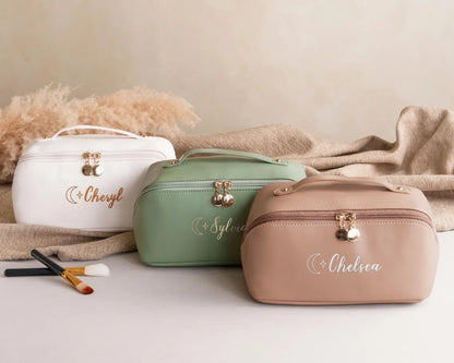 Personalisierte, bestickte Kosmetiktasche mit Namen – Geschenk für Brautjungfern