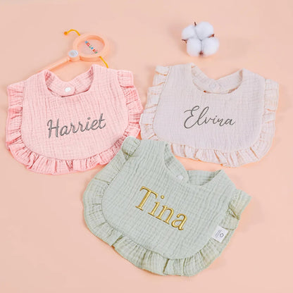 Personalisierte Baby-Lätzchen – Individuell besticktes Baumwoll-Babygeschenk