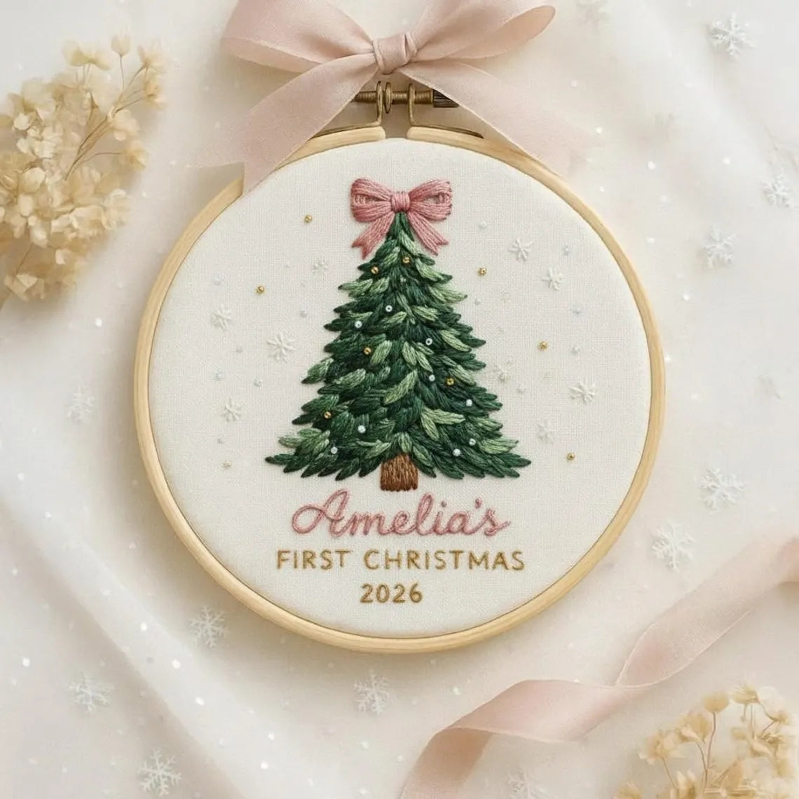 Individuell gestalteter, gestickter Weihnachtsschmuck mit Waldtiermotiv für Babys erstes Weihnachtsfest