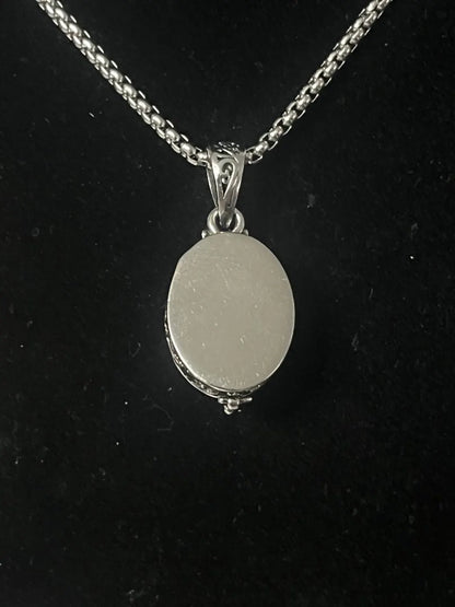 Luna Lume Glow Necklace | Magnetic Light Moon Pendant Jewelry