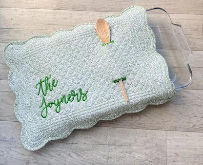 Personalized Casserole Dish Cover – Embroidered Quilted Gift