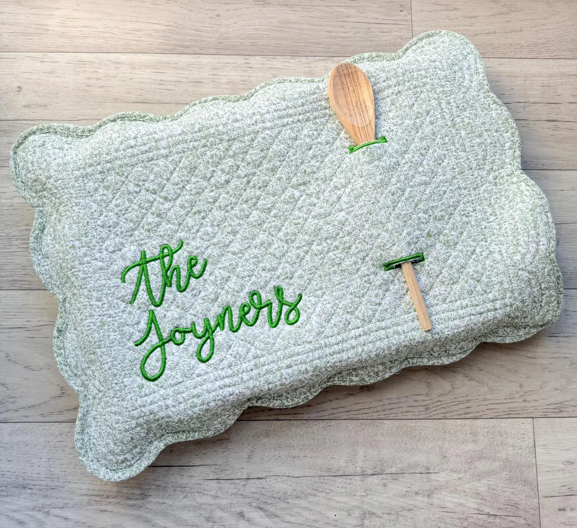 Personalized Casserole Dish Cover – Embroidered Quilted Gift