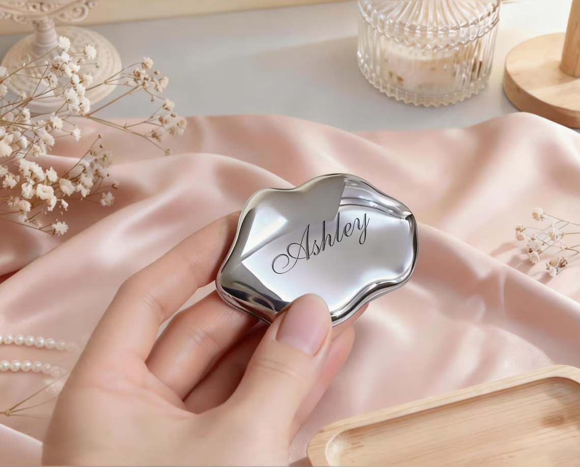 Personalisierter Kompaktspiegel – Geschenk für die Brautjungfer