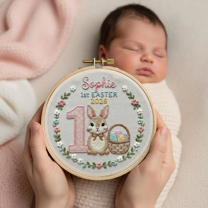 Personalisierte Wanddekoration zum ersten Osterfest für Babys – bestickter Stickrahmen
