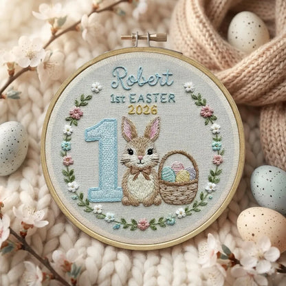 Personalisierte Wanddekoration zum ersten Osterfest für Babys – bestickter Stickrahmen