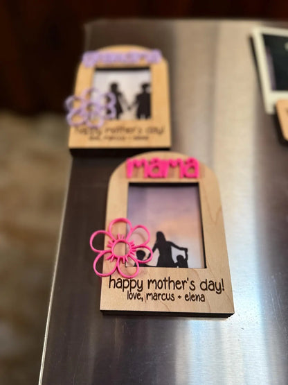Personalisierter Fotorahmen-Magnet – Graviertes Blumengeschenk für Mama