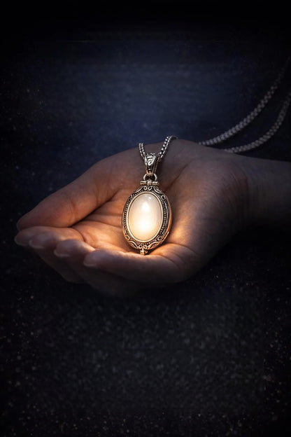 Luna Lume Glow Necklace | Magnetic Light Moon Pendant Jewelry