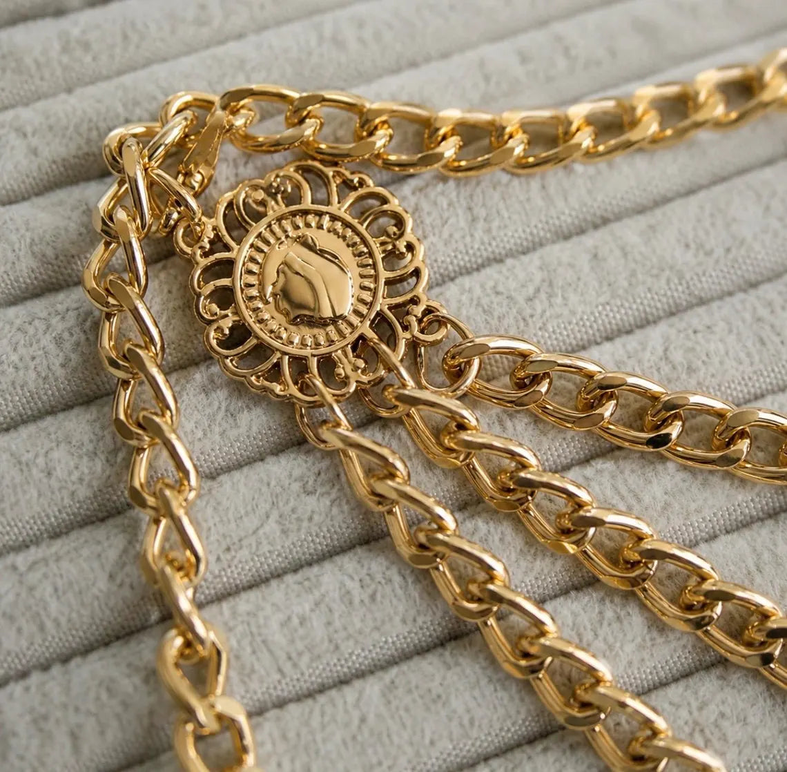 Dirndl Chain Belt for Oktoberfest | Elegant Waist Accessory