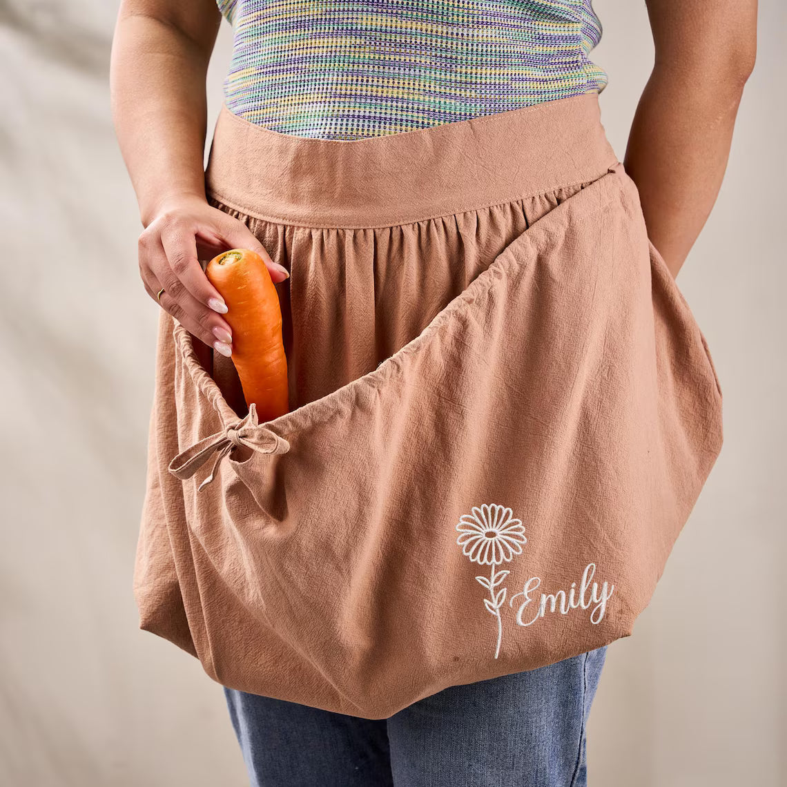 Personalized Gardening Apron with Birth Flower | Embroidered Cotton Linen Garden Apron