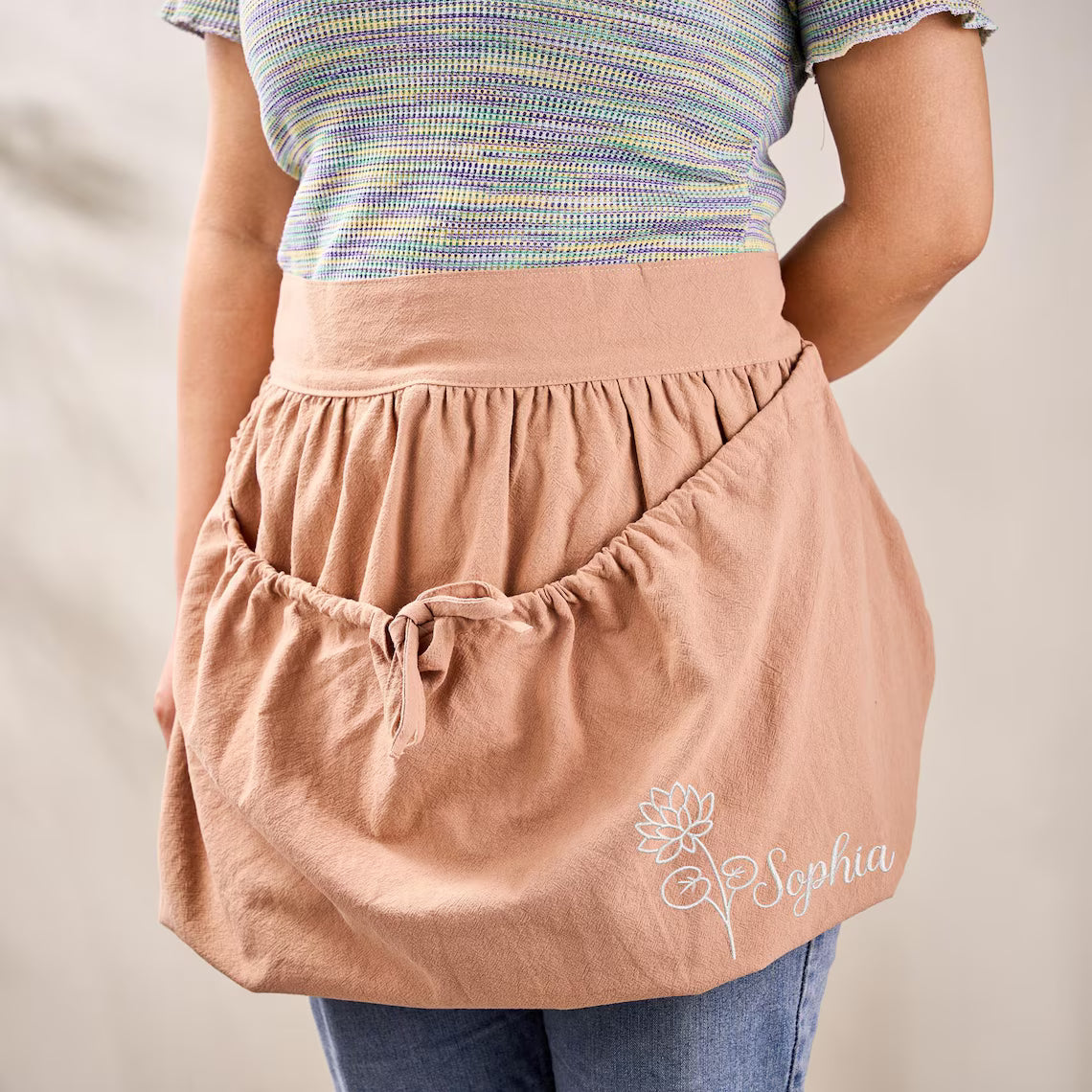 Personalized Gardening Apron with Birth Flower | Embroidered Cotton Linen Garden Apron