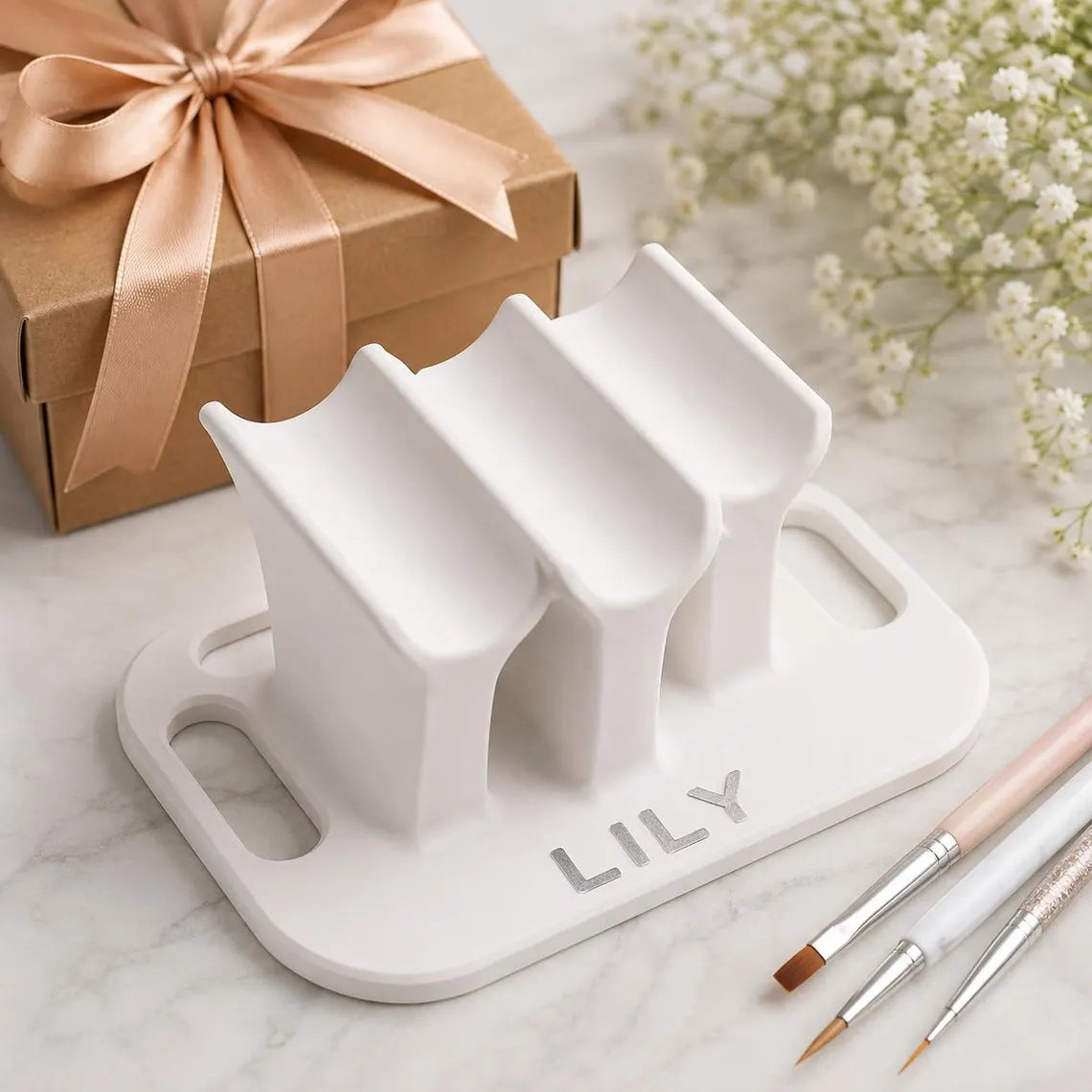 Personalized Nail Art Station – Custom Name Finger Support Stand